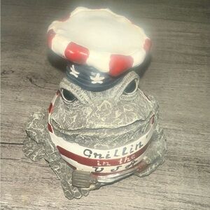 Vintage Toad Hollow Chillin in the USA Figurine